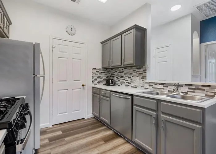 Quaint 2bd2b Condo* Fully Furnished*amazing Patio*